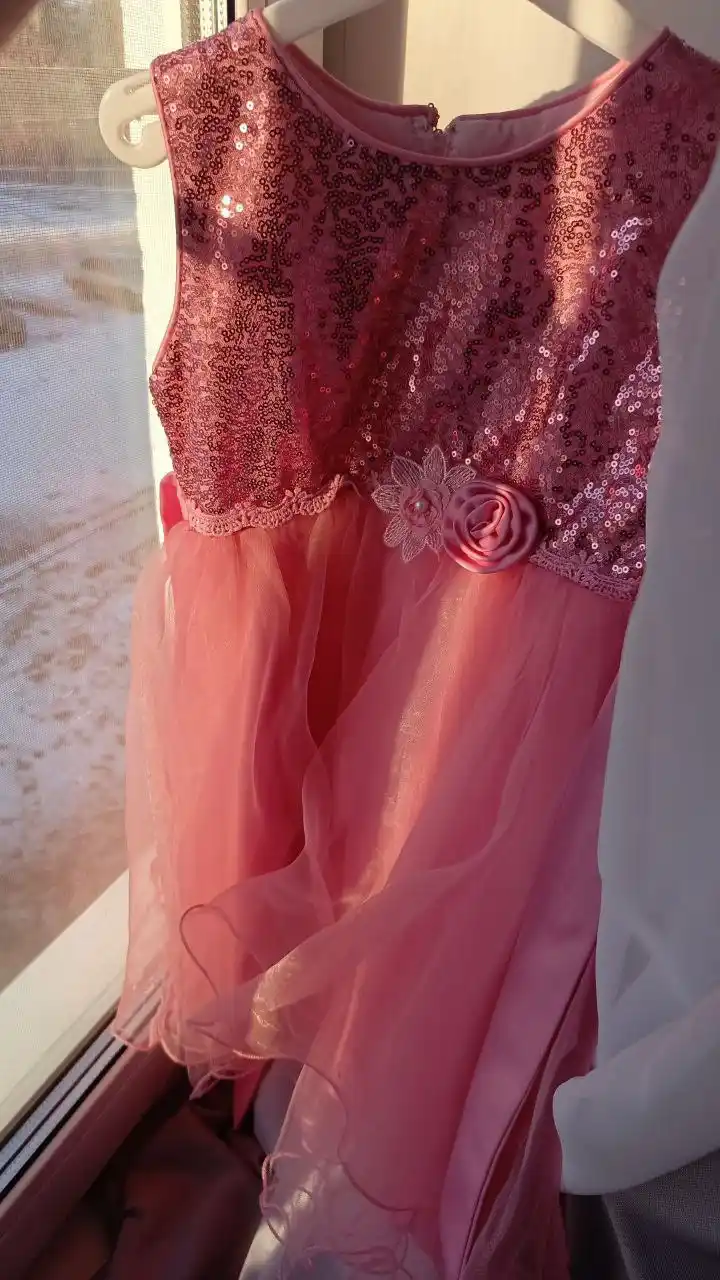 Продажа костюма и платьев