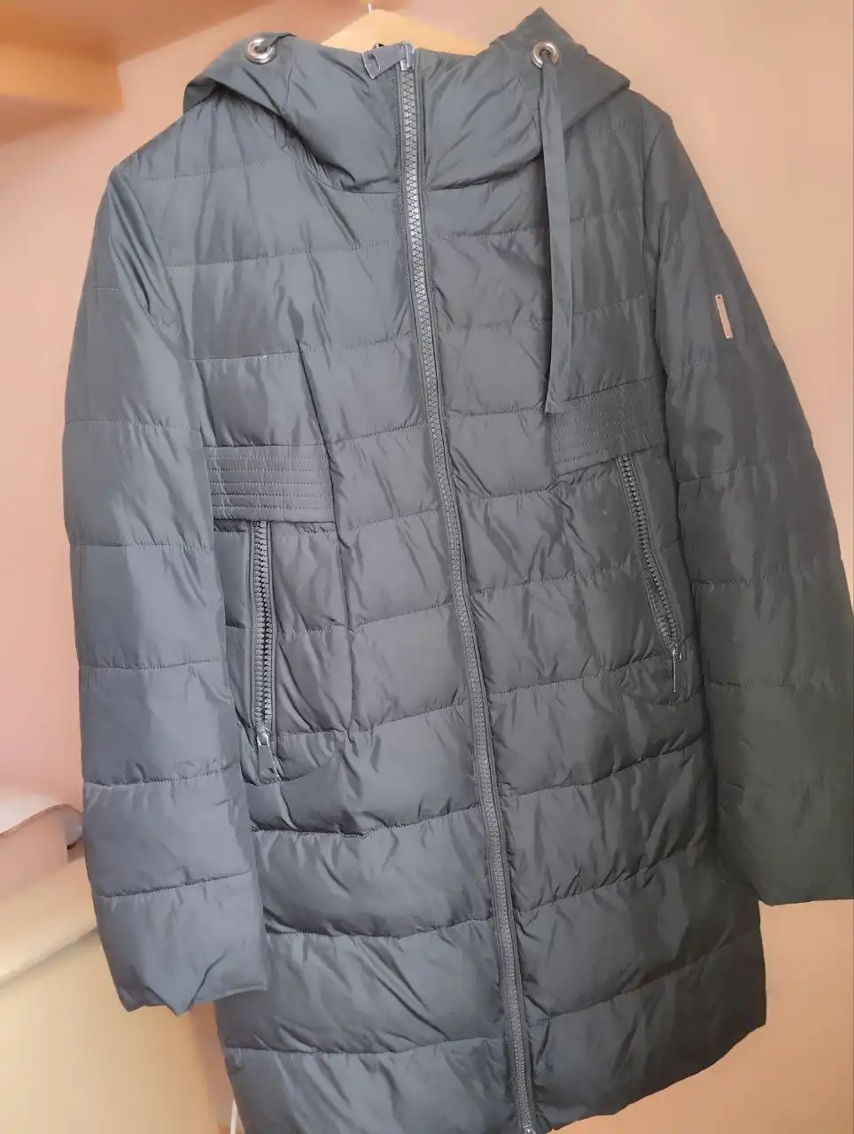 Зимний пуховик черный