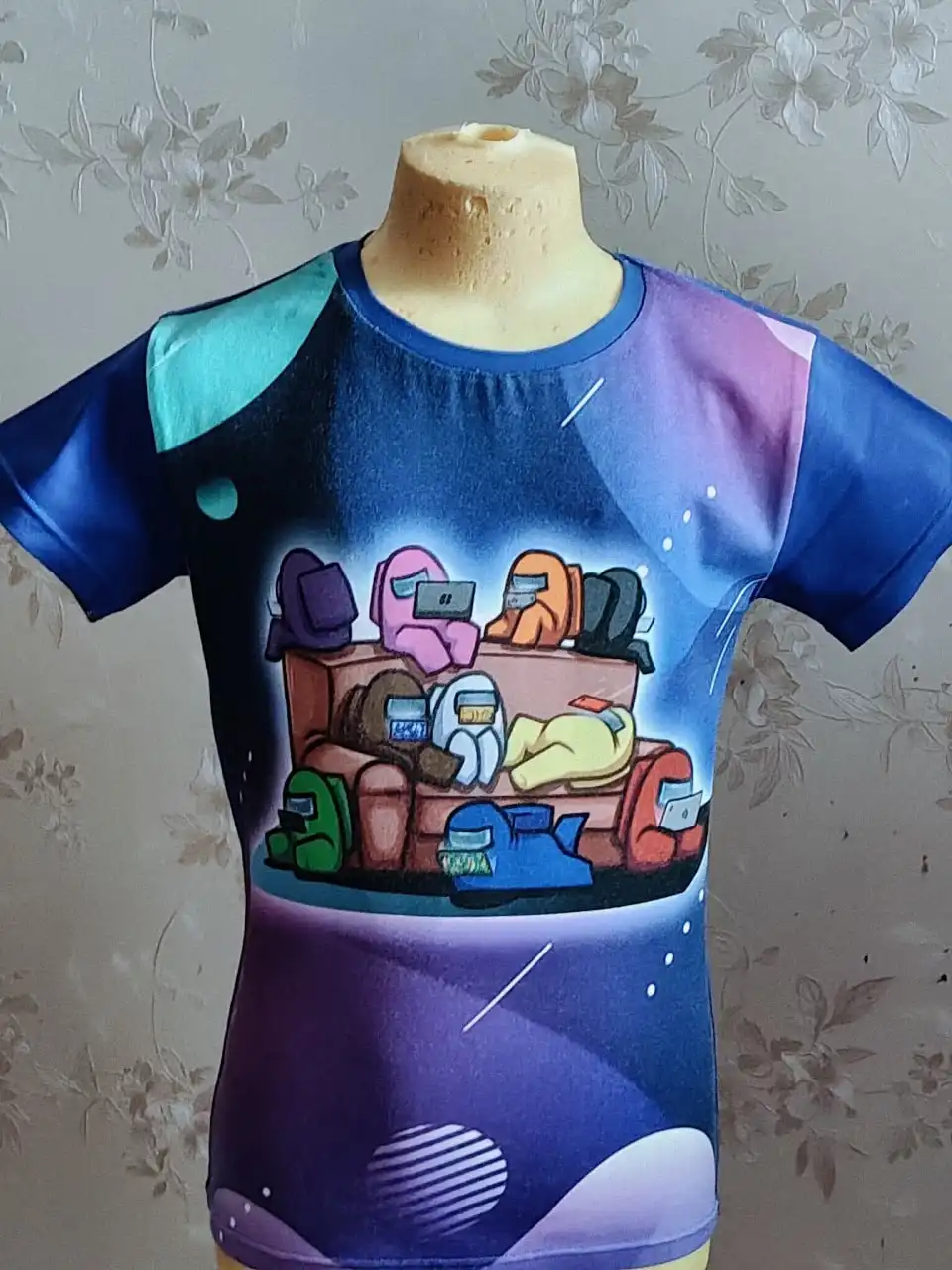 Продажа б/у одежды и школьного рюкзака в Тюмени