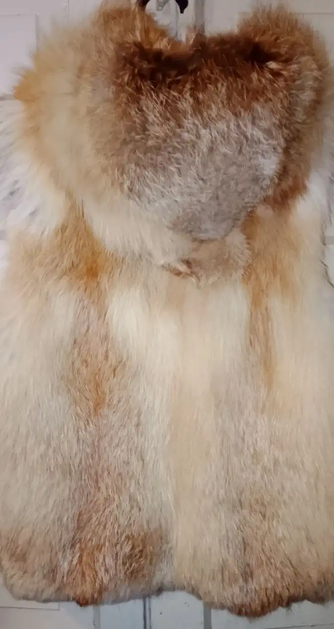 Стильная жилетка из натуральной рыжей лисы с капюшоном - Верхняя одежда (Одежда) в Тюмень