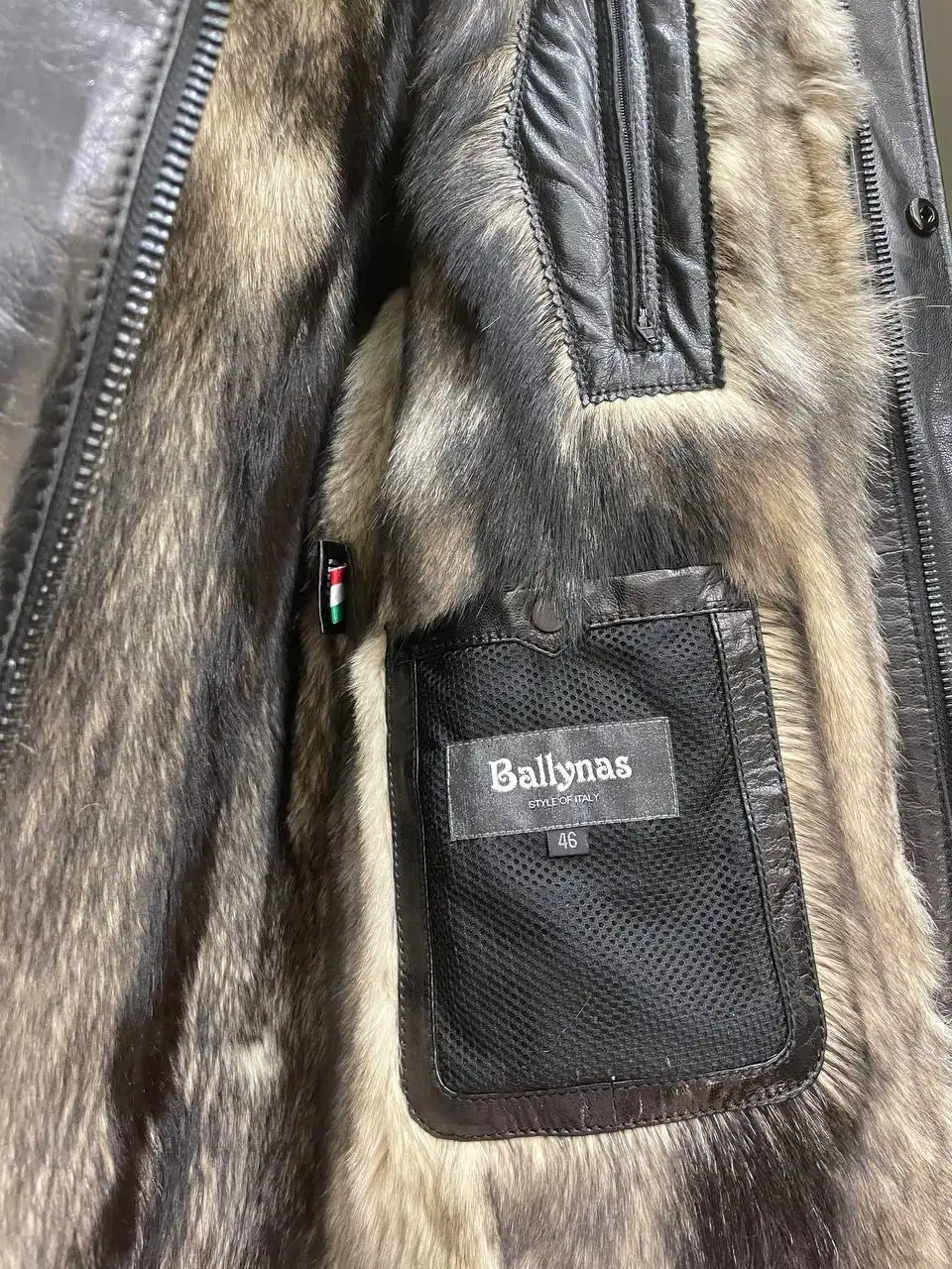 Мужская кожаная куртка Ballynas STYLE OF ITALY с мехом волка - Верхняя одежда (Одежда) в Тюмень