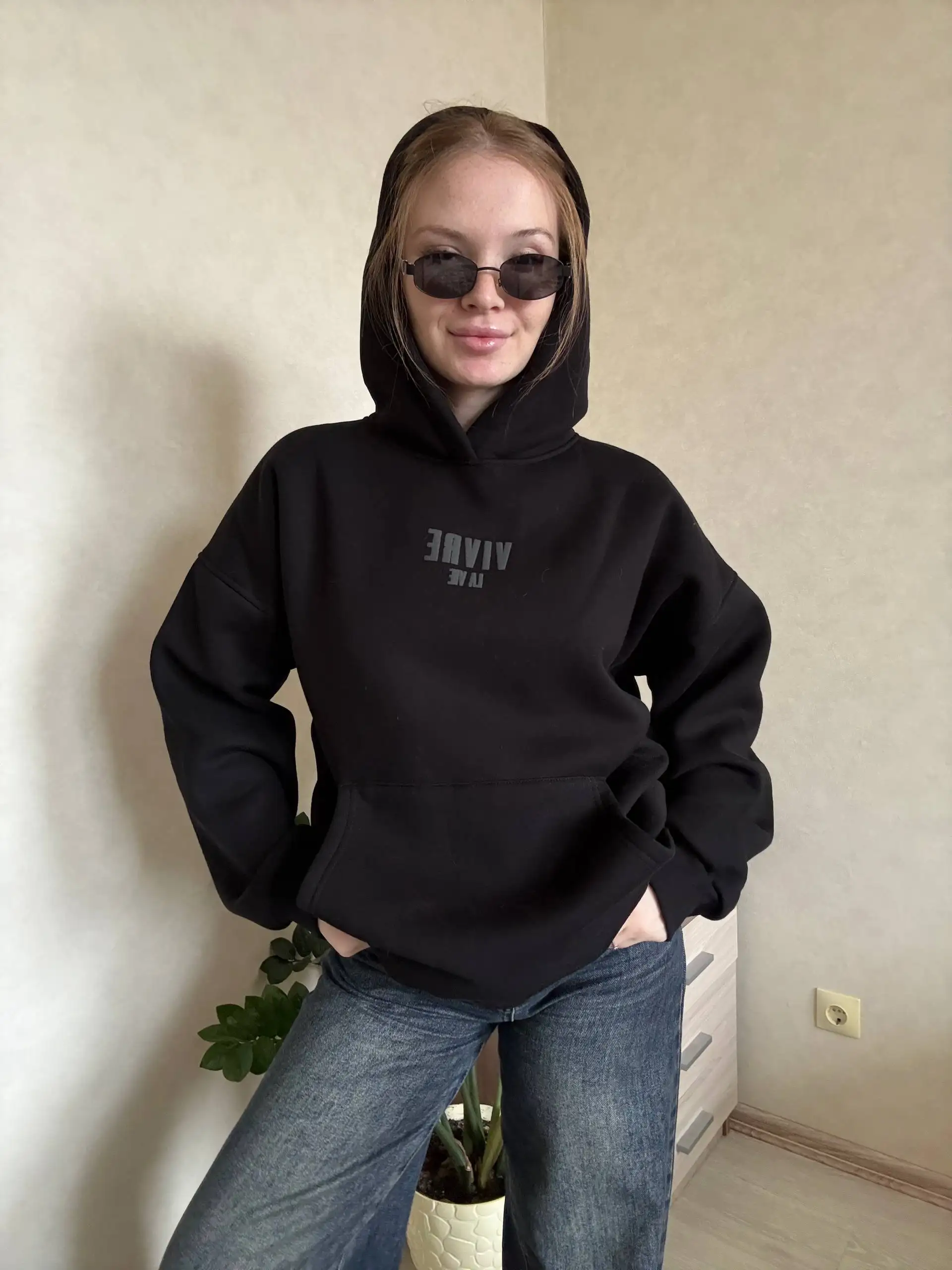 Женское худи с надписью на спине - Верхняя одежда (Одежда) в Тюмень