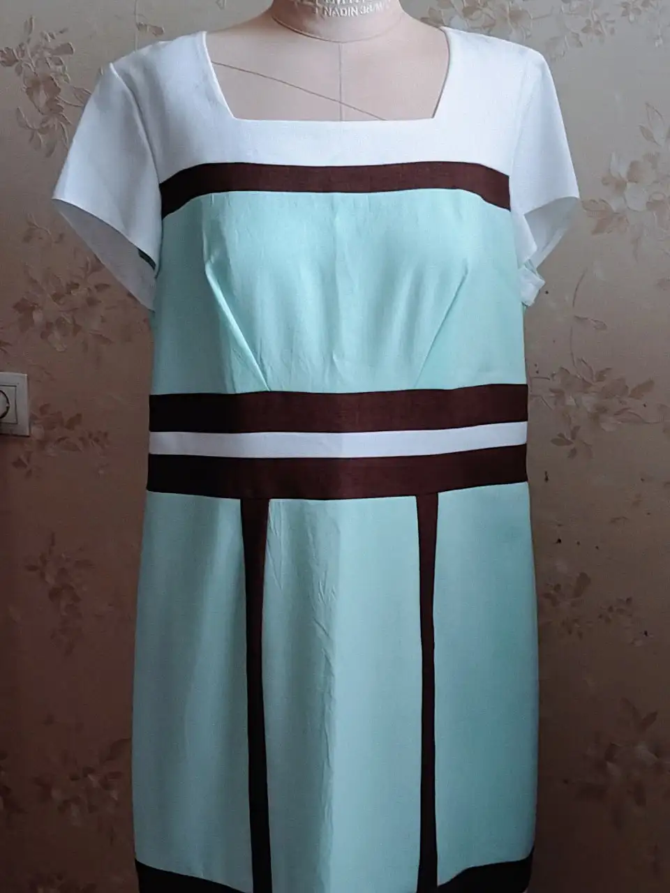 Нарядное платье и новый теплый кардиган - Женская одежда (Одежда) в Тюмень