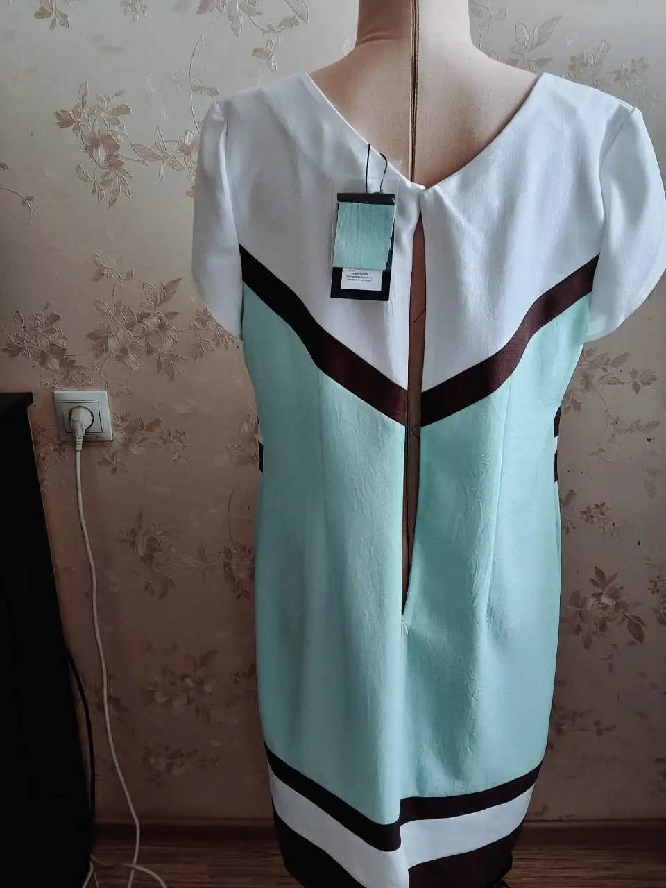 Нарядное платье и новый теплый кардиган - Женская одежда (Одежда) в Тюмень