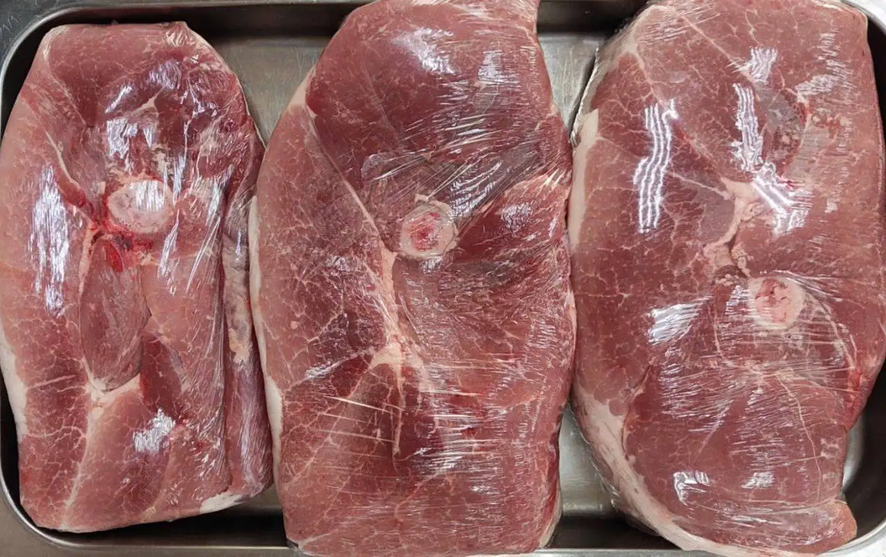 Продажа домашней свинины бедра куском 2.5 кг - Мясо и мясные продукты (Животные) в Тюмень