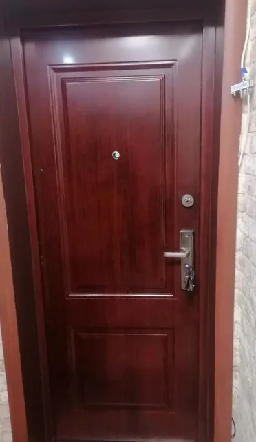 Продам входную дверь с двумя замками - частное объявление в Ангарск