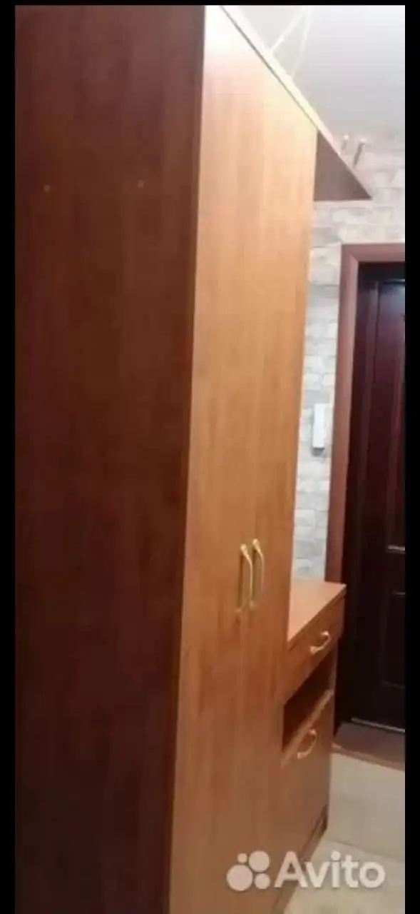 Продам прихожую б/у