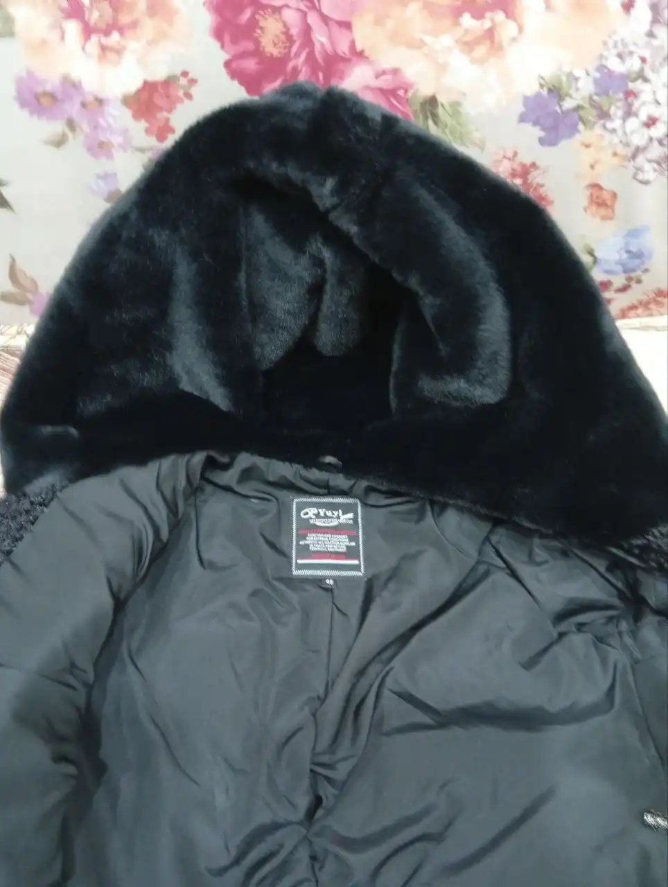 Продам короткую шубку размер 48 - Шубы (Одежда) в Ангарск