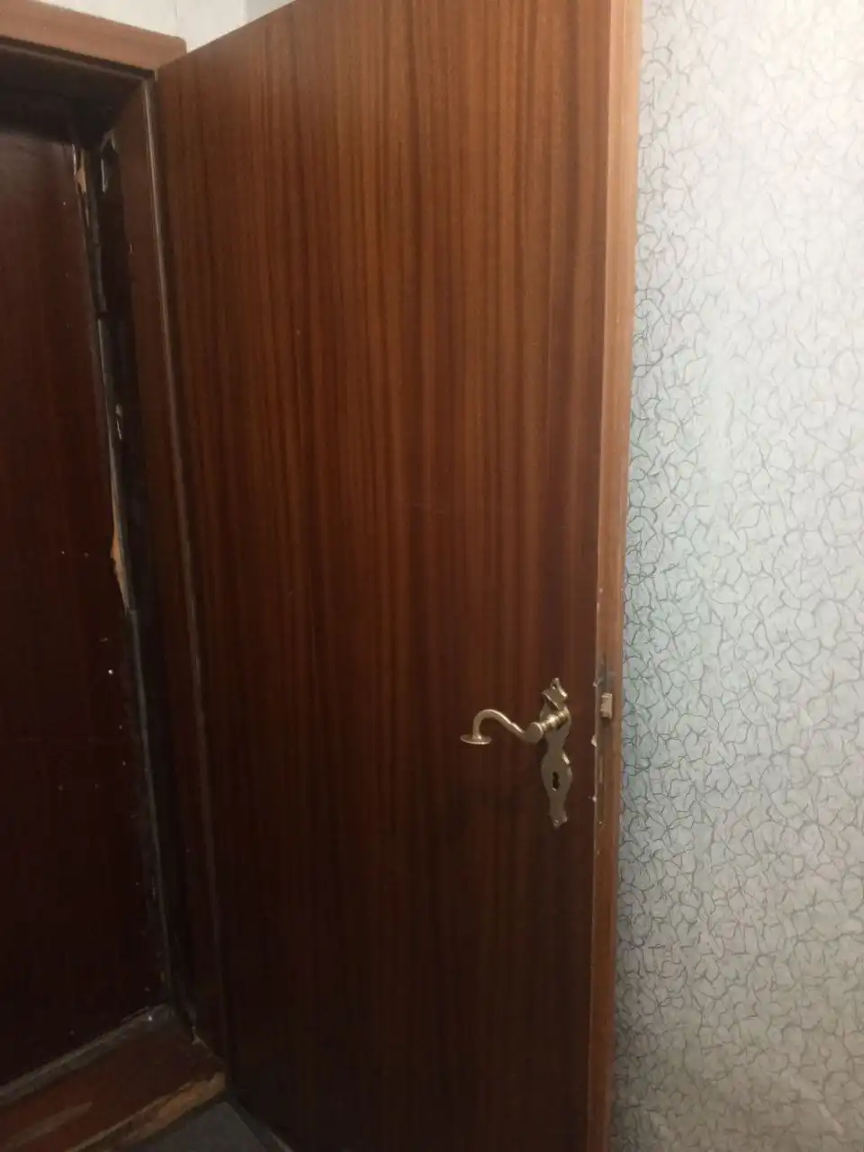 Деревянная дверь 2х0.8м - Барахолка в Ангарск