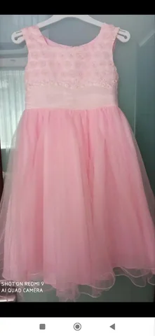 Нарядное платье для девочки 5-7 лет - частное объявление в Ангарск