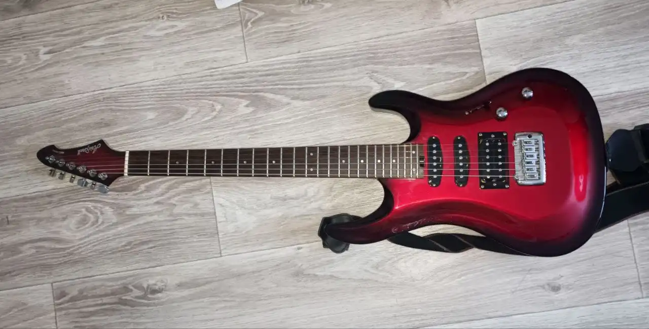 Продам электрогитару AriaPro II Mac-series Metallic red shade - Музыкальные инструменты (Хобби и отдых) в Ангарск
