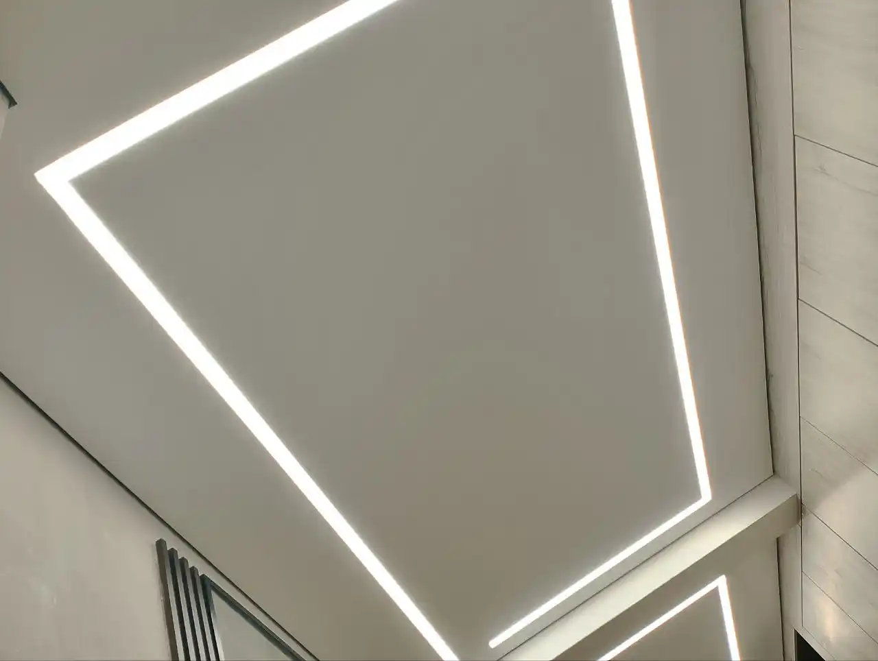 Современные натяжные потолки любой сложности - Услуги в Ангарск