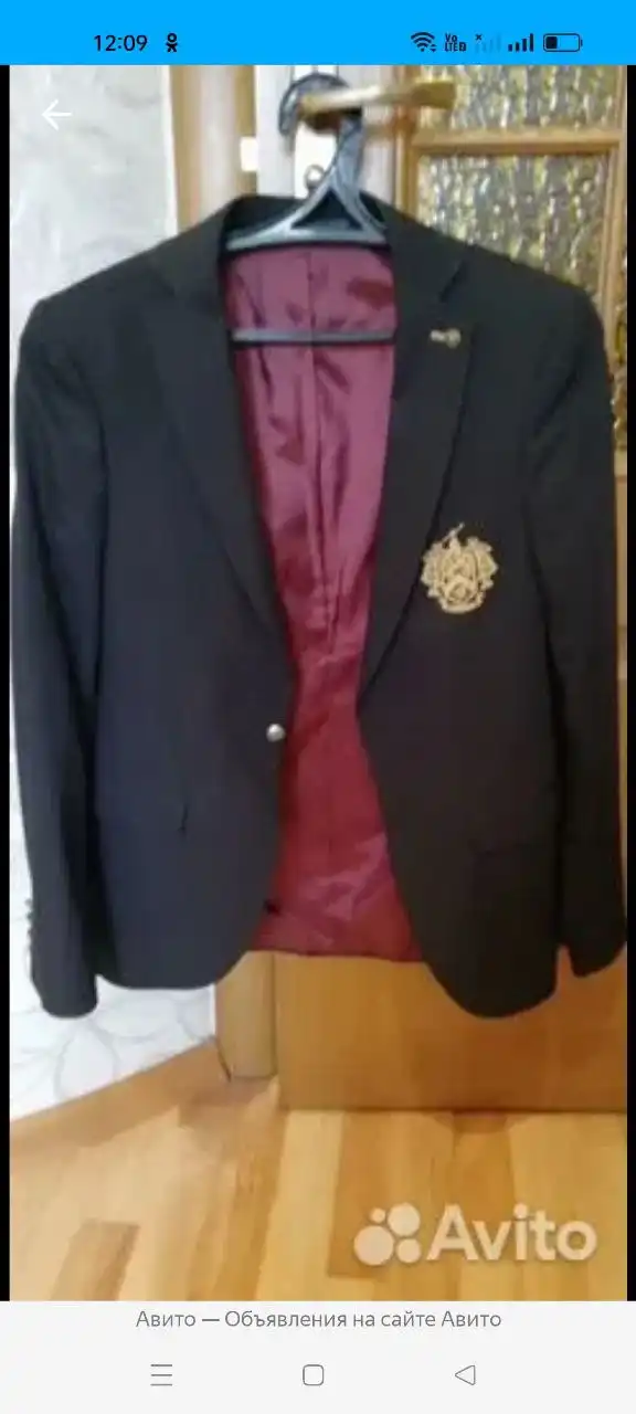 Мужской пиджак чёрный на одной пуговице