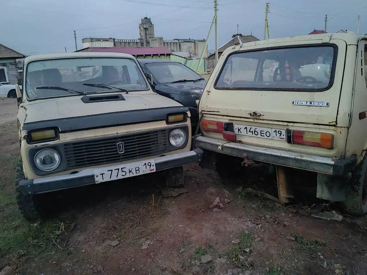 Разбор двух Нив 2121