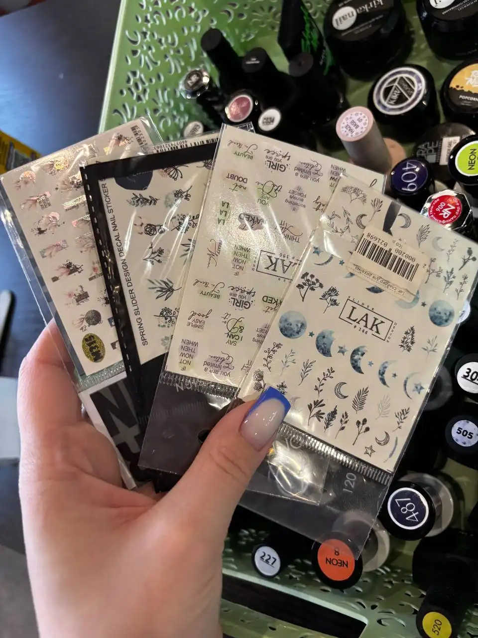 Продажа гель-лаков с дополнениями - Маникюр (Красота и здоровье) в Красноярск