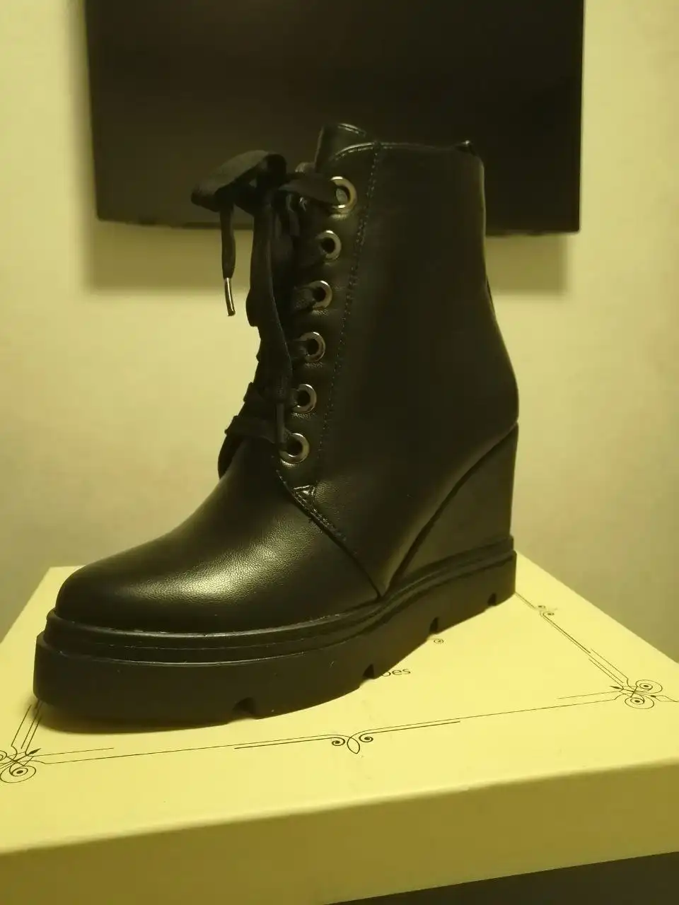 Продам женские ботинки Италия 37 и 39 размер - Обувь (Одежда) в Красноярск