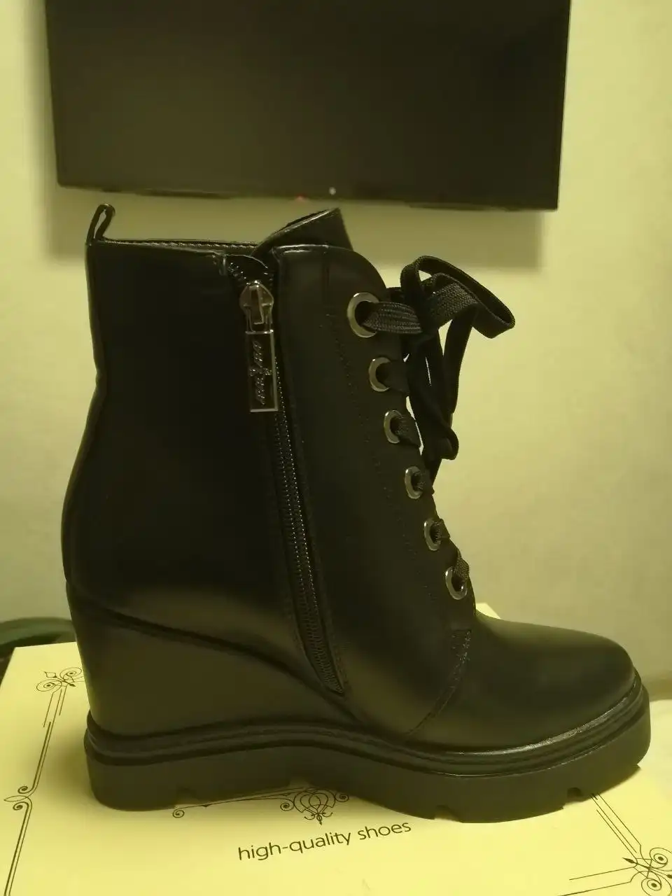 Продам женские ботинки Италия 37 и 39 размер - Обувь (Одежда) в Красноярск