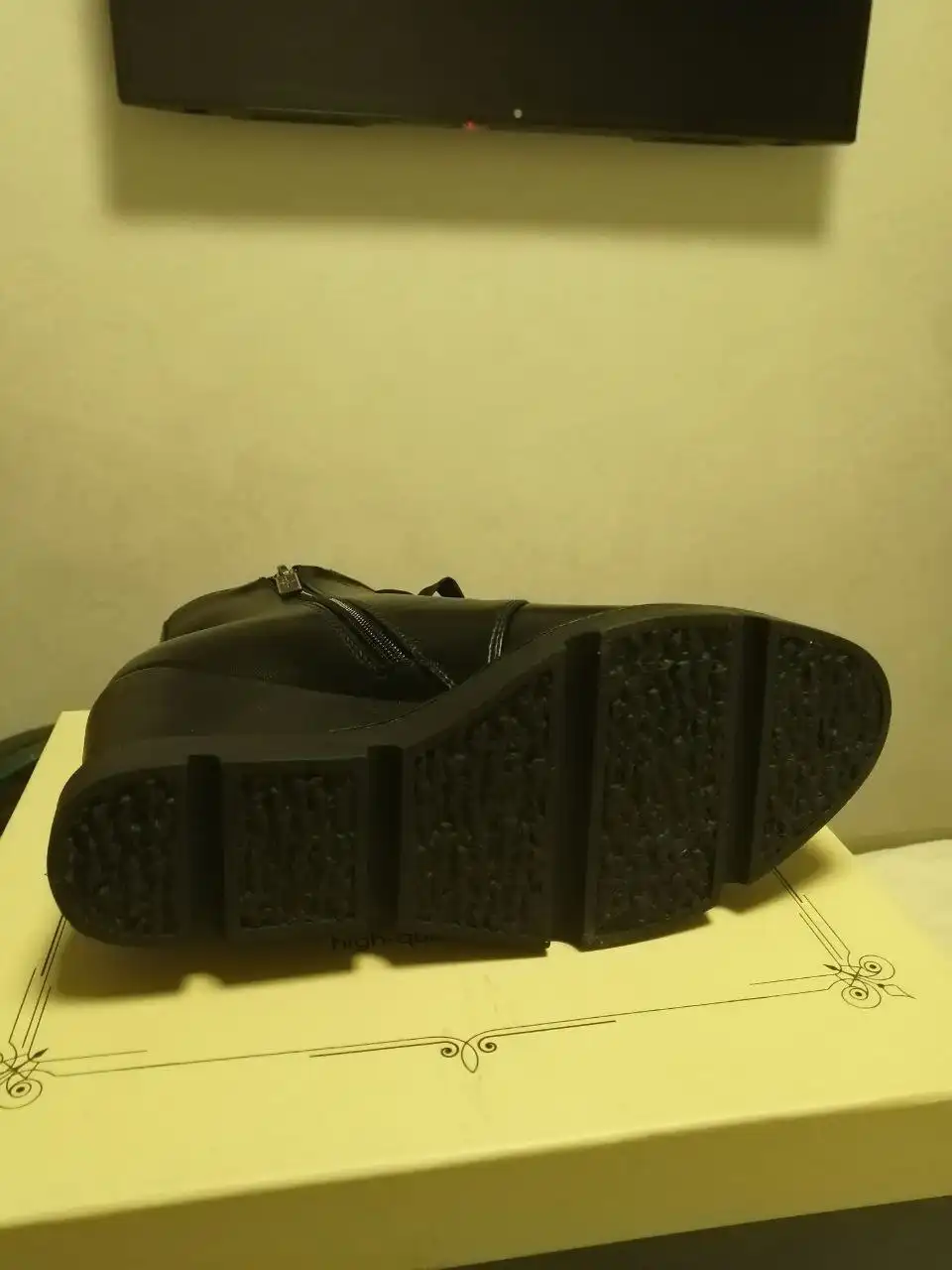 Продам женские ботинки Италия 37 и 39 размер - Обувь (Одежда) в Красноярск