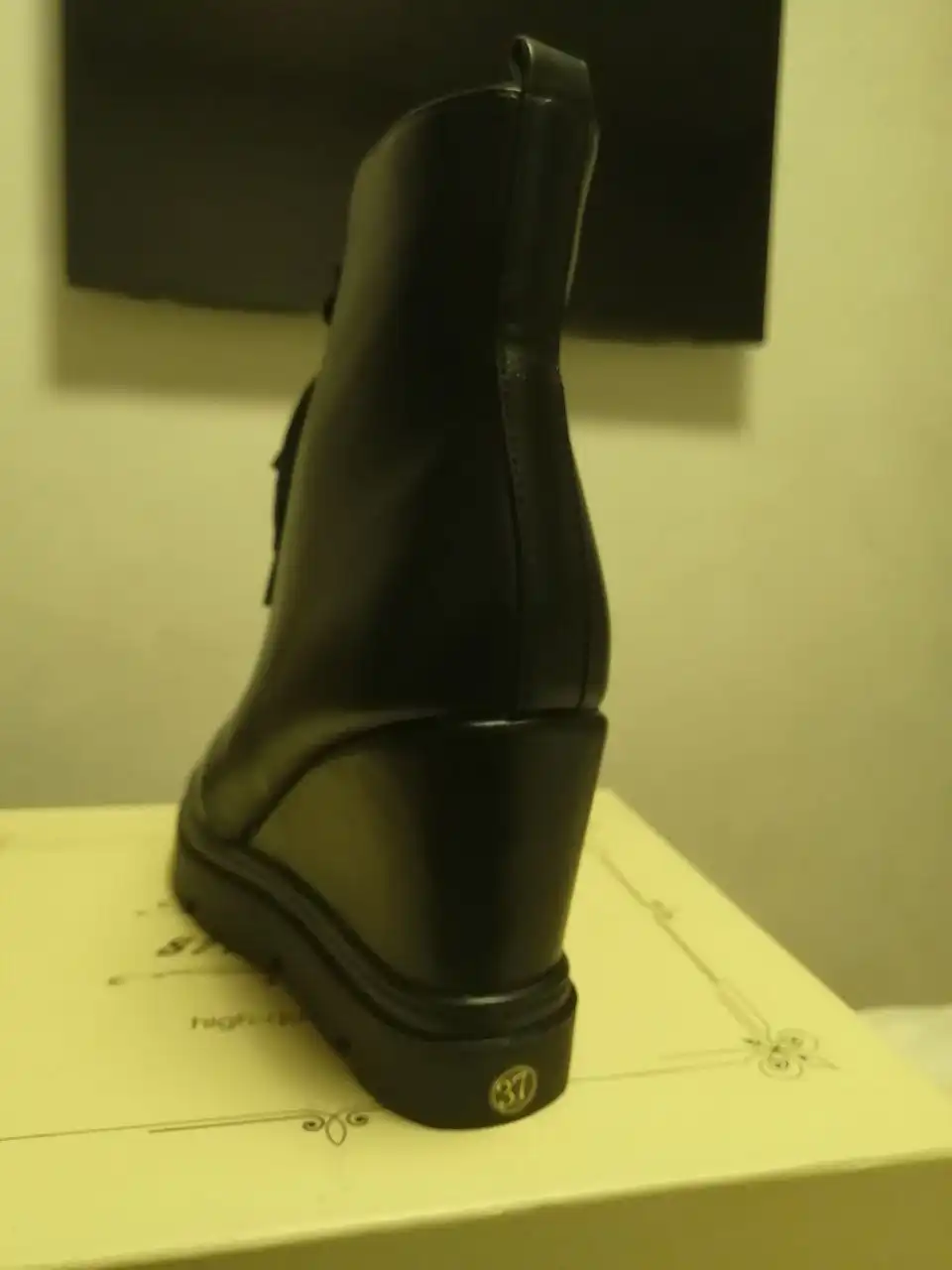 Продам женские ботинки Италия 37 и 39 размер - Обувь (Одежда) в Красноярск