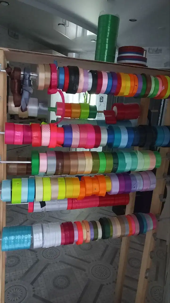 Продажа атласных лент после закрытия магазина - Барахолка в Красноярск