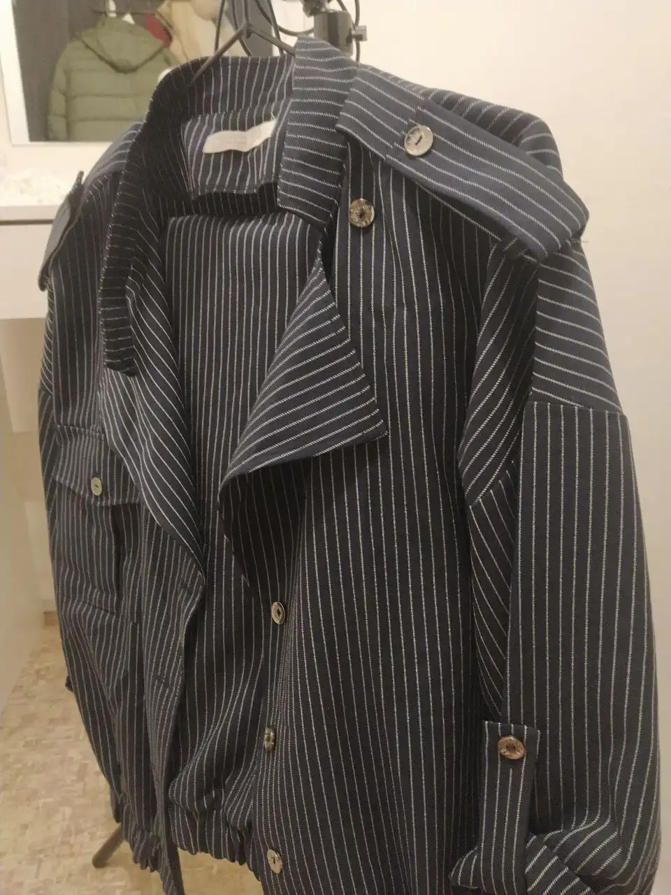 Продам костюм легкий пиджак+брюки 46р - Мужская одежда (Одежда) в Красноярск