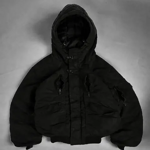 Теплая куртка черного цвета размер L - null в Красноярск