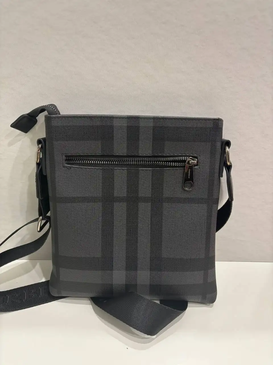 Барсетка BURBERRY в отличном состоянии - Аксессуары (Барахолка) в Красноярск