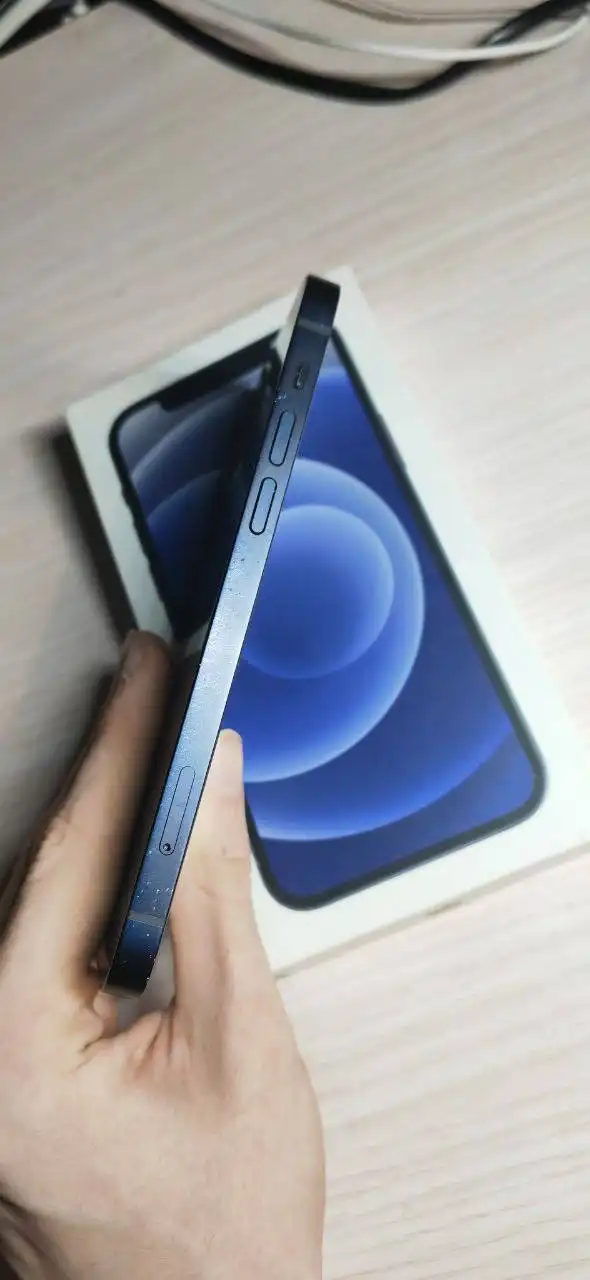 Продам или обменяю iPhone 12 на 64гб - Смартфоны (Электроника) в Красноярск