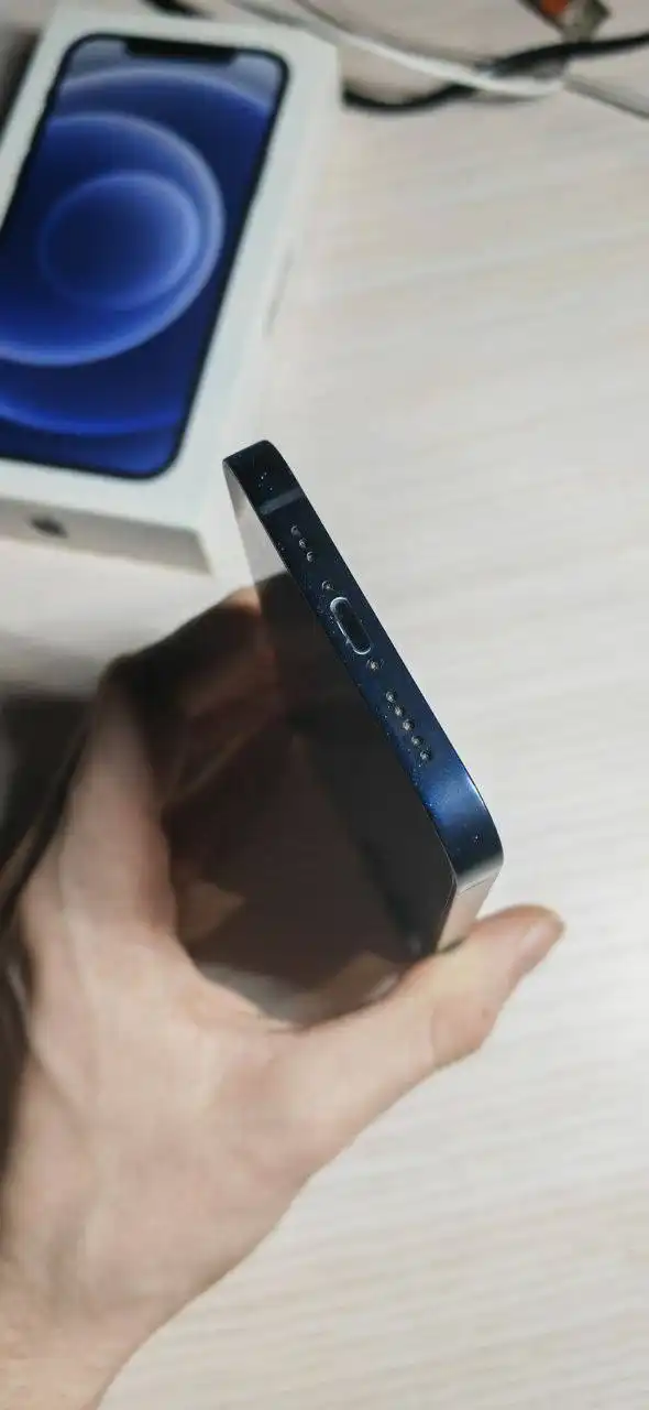 Продам или обменяю iPhone 12 на 64гб - Смартфоны (Электроника) в Красноярск