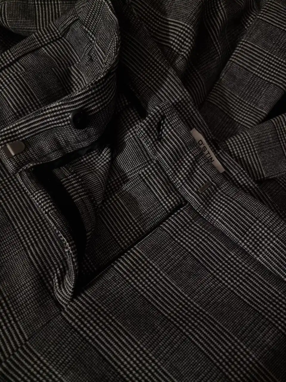 Продам костюмы и платье в Красноярске - Женская одежда (Одежда) в Красноярск