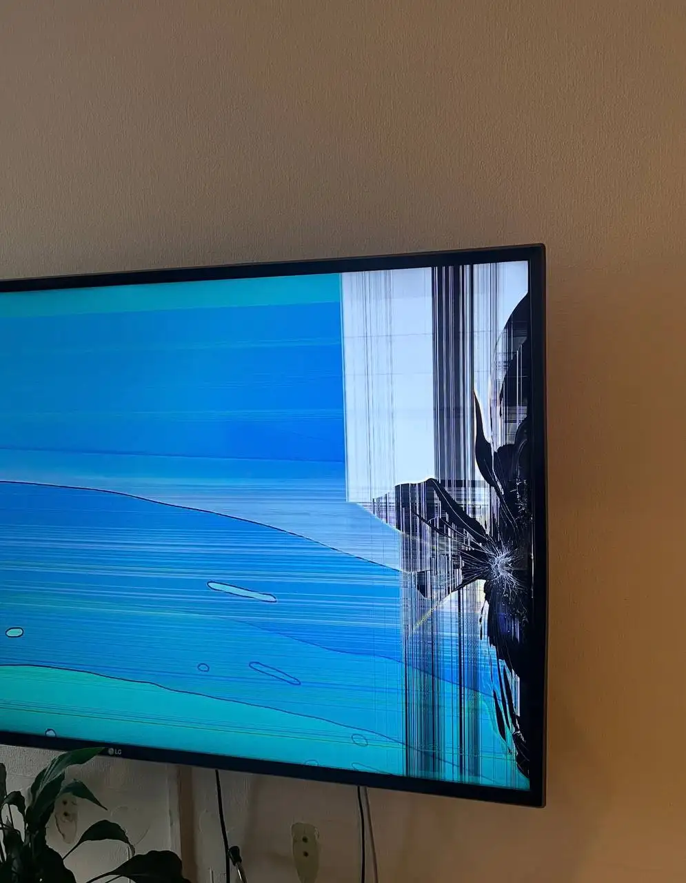 Продам телевизор на запчасти - Телевизоры (Электроника) в Красноярск