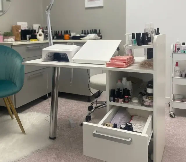 Оборудование и материалы для маникюра - Красота и здоровье в Красноярск