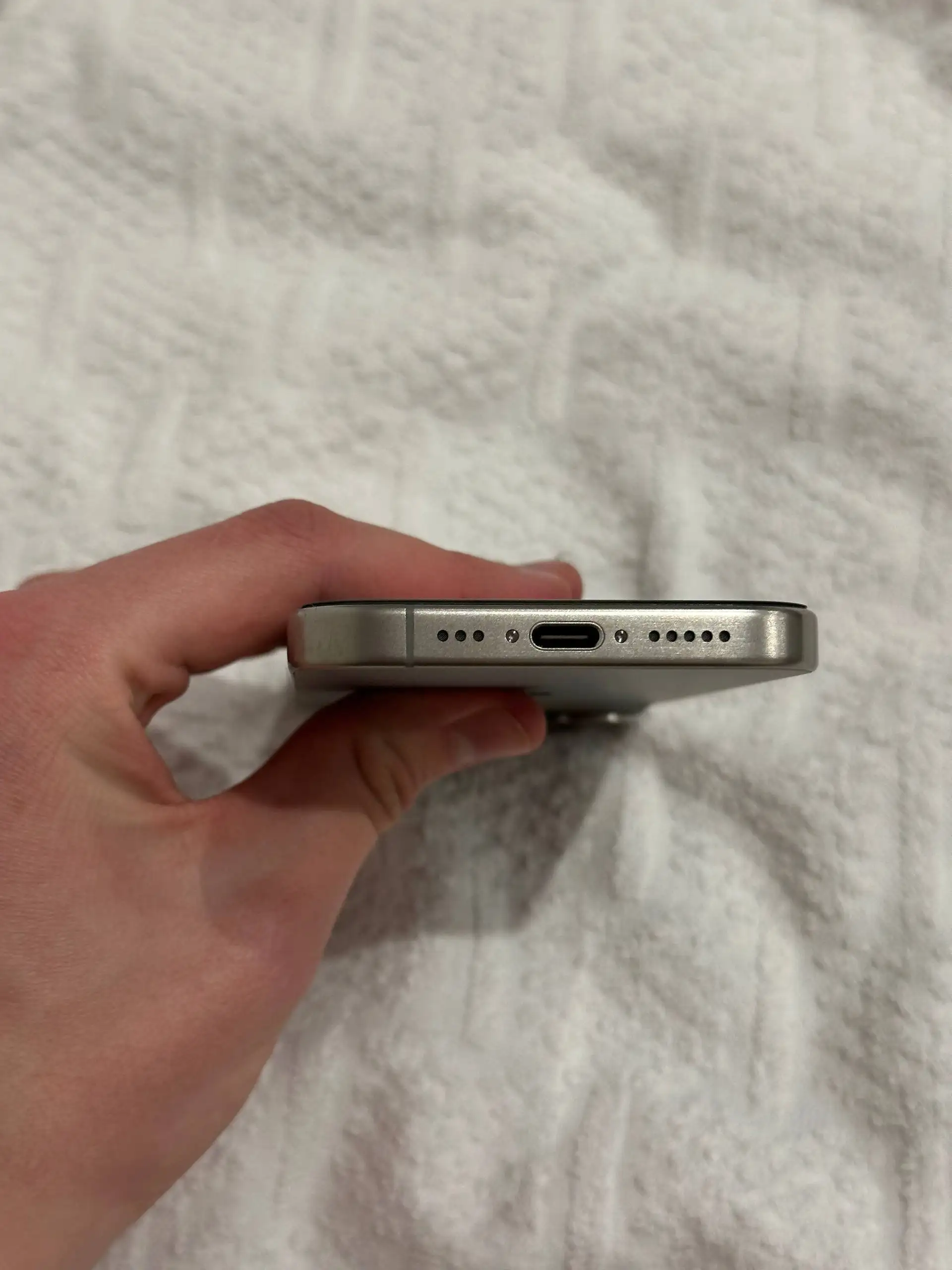 iPhone 15 Pro 256 ГБ в натуральном титане - Смартфоны (Электроника) в Красноярск