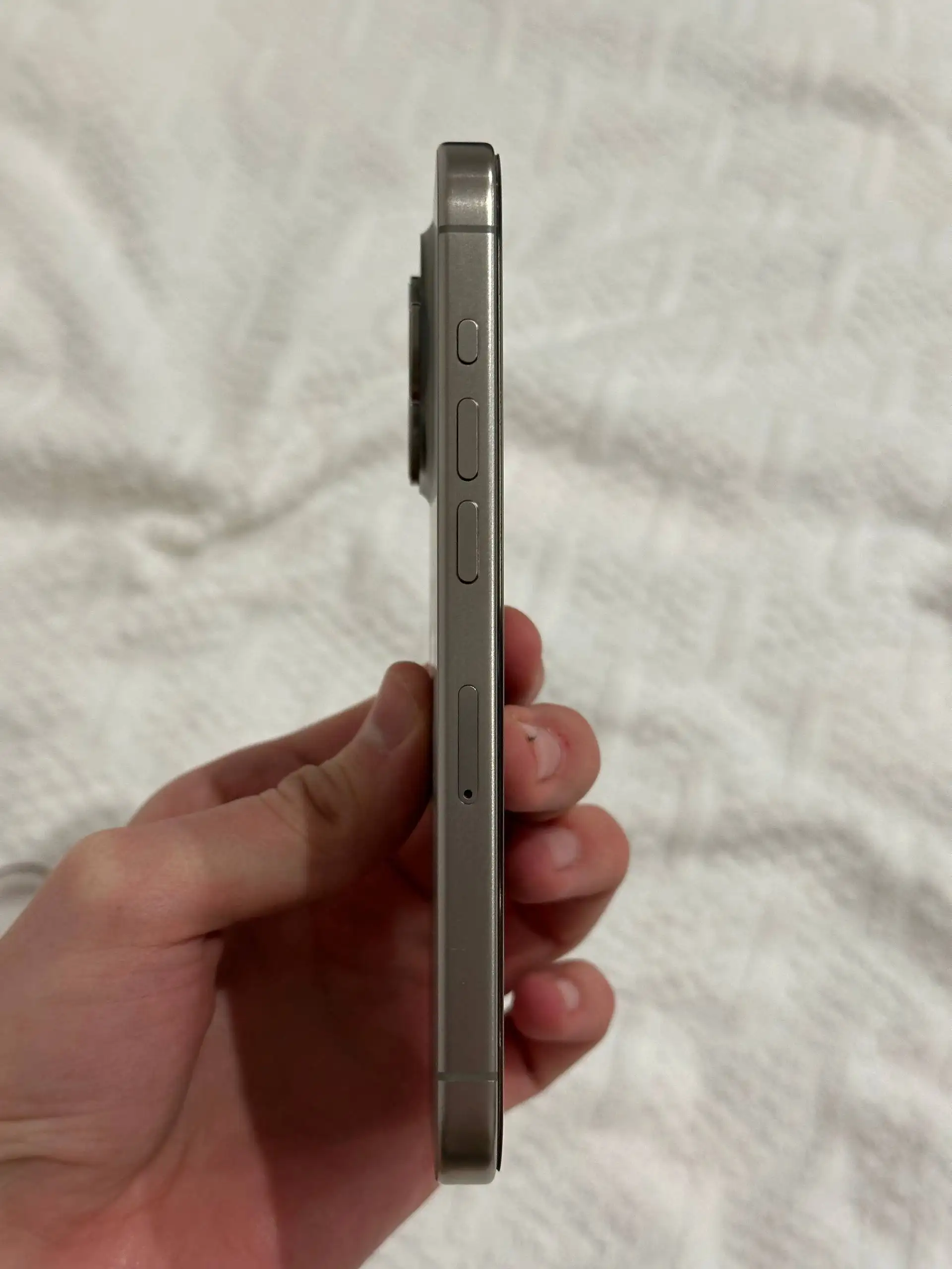 iPhone 15 Pro 256 ГБ в натуральном титане - Смартфоны (Электроника) в Красноярск