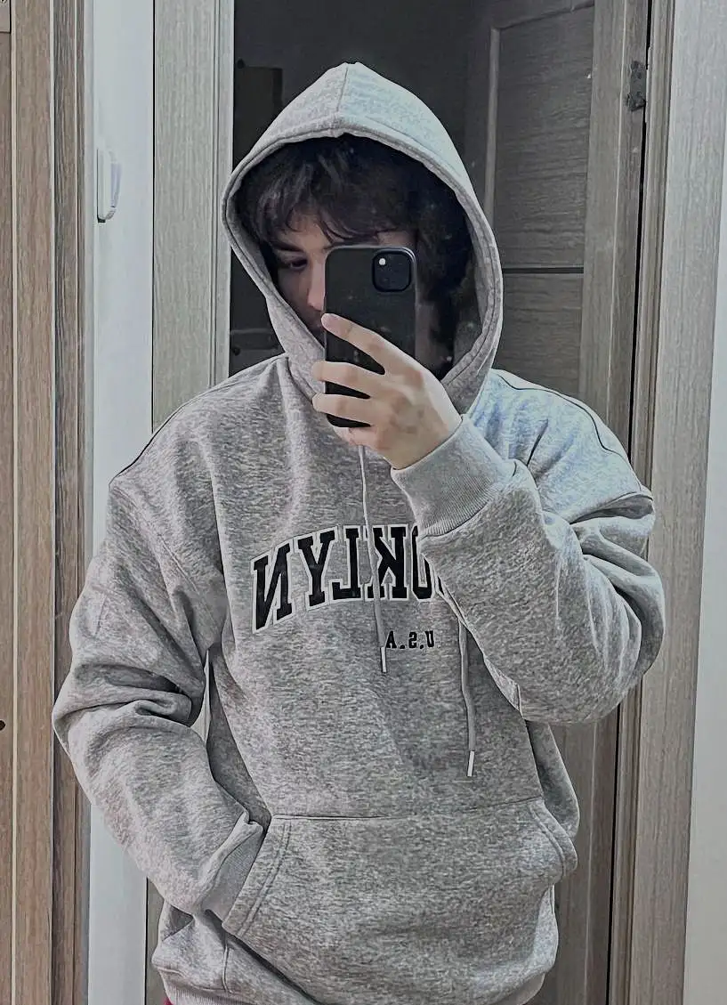 Продажа джинсов, худи и зипок - Верхняя одежда (Одежда) в Красноярск