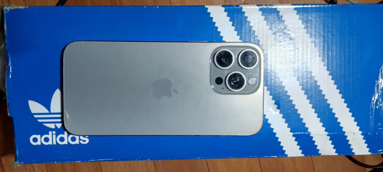 IPhone 16 pro max 512g на андроиде - Смартфоны (Электроника) в Красноярск