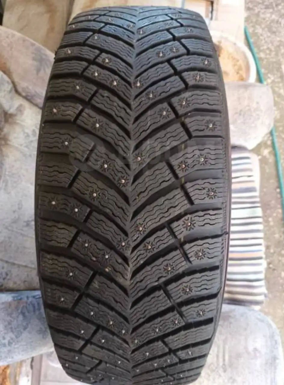 Продажа зимних шипованных шин MICHELIN X-Ice North 4 SUV 225/65 R17 2021 года - Шины (Авто) в Красноярск