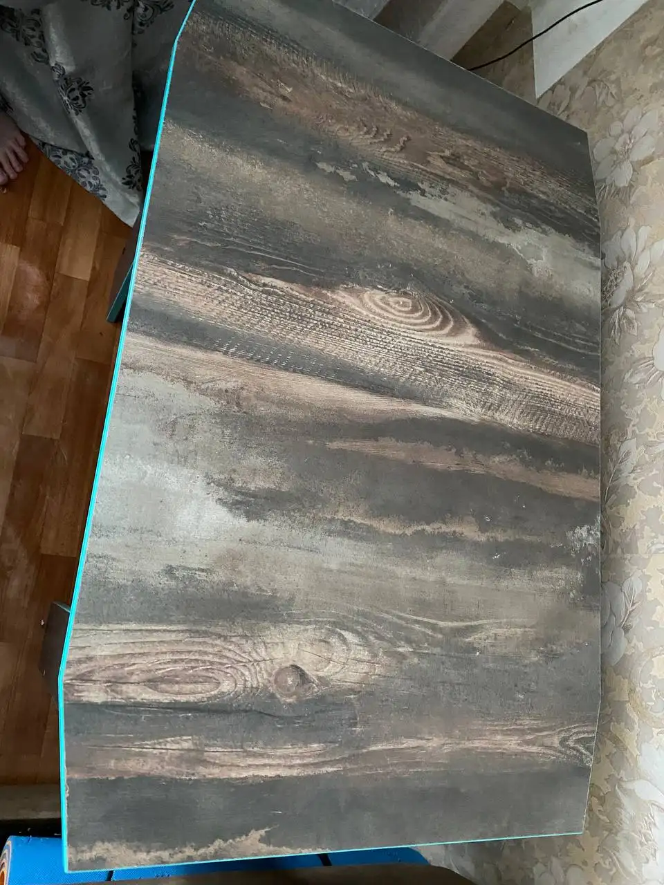 Продажа двух столов в Красноярске - Мебель (Для дома и дачи) в Красноярск