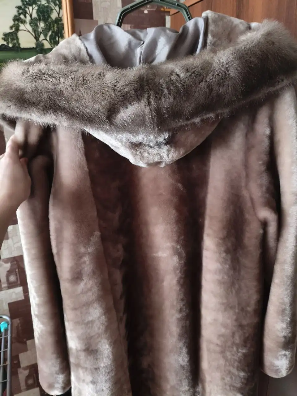 Шуба бренда Fur Natural из натурального меха мутона с норкой - Верхняя одежда (Одежда) в Красноярск