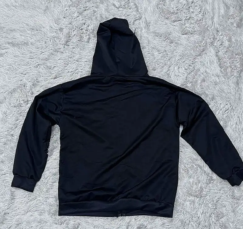 Продажа новых джинсов, худи и зипков - Верхняя одежда (Одежда) в Красноярск