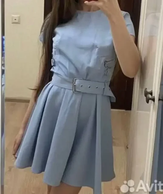 Продажа платья размера S и твидового костюма 42 размера - частное объявление в Красноярск