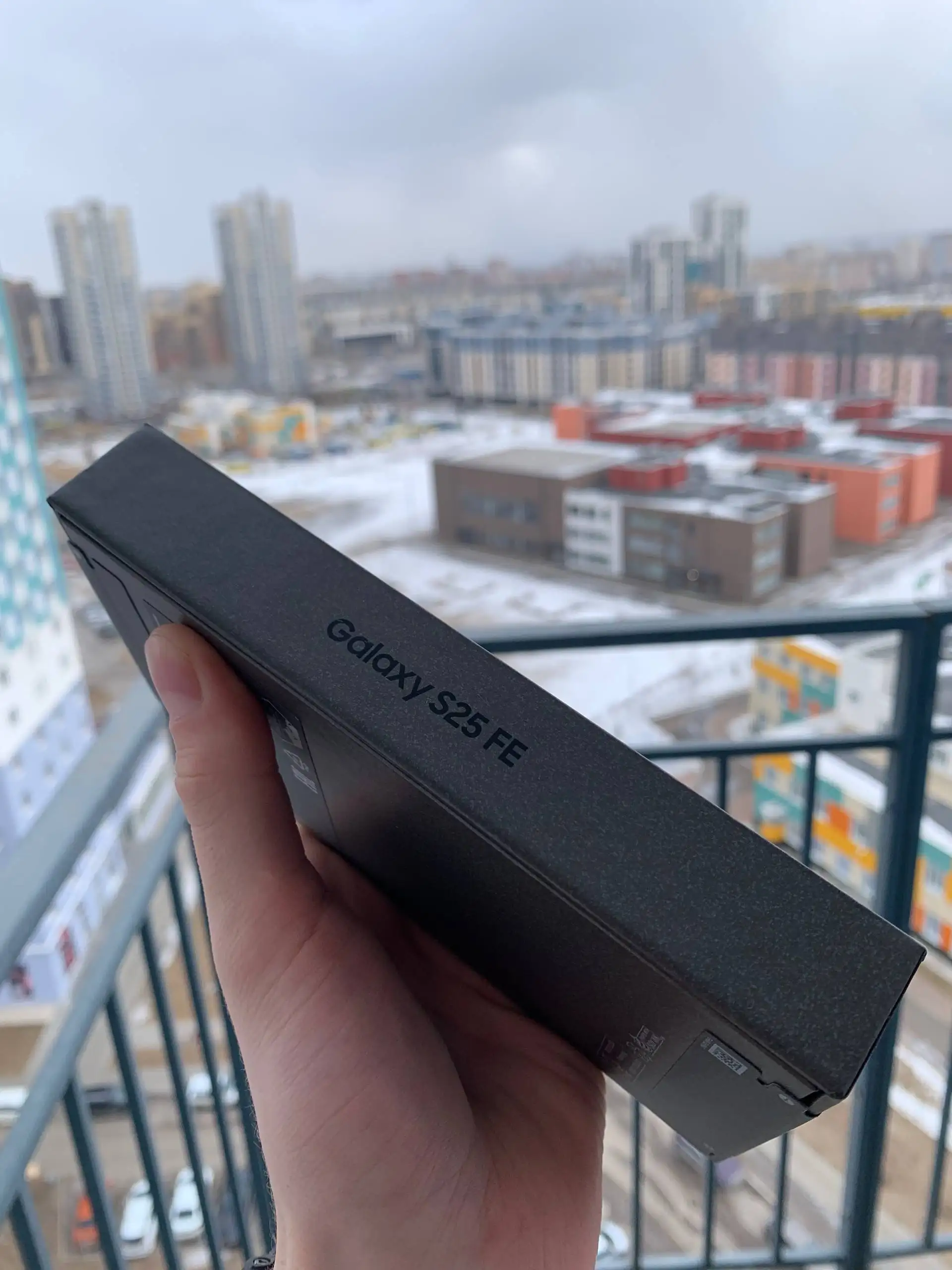 Продам Samsung S25FE 8/256gb черный оригинал с гарантией - Смартфоны (Электроника) в Красноярск