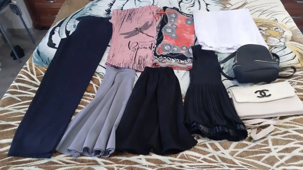 Одежда женская отдам за вкусняшку - Одежда в Красноярск