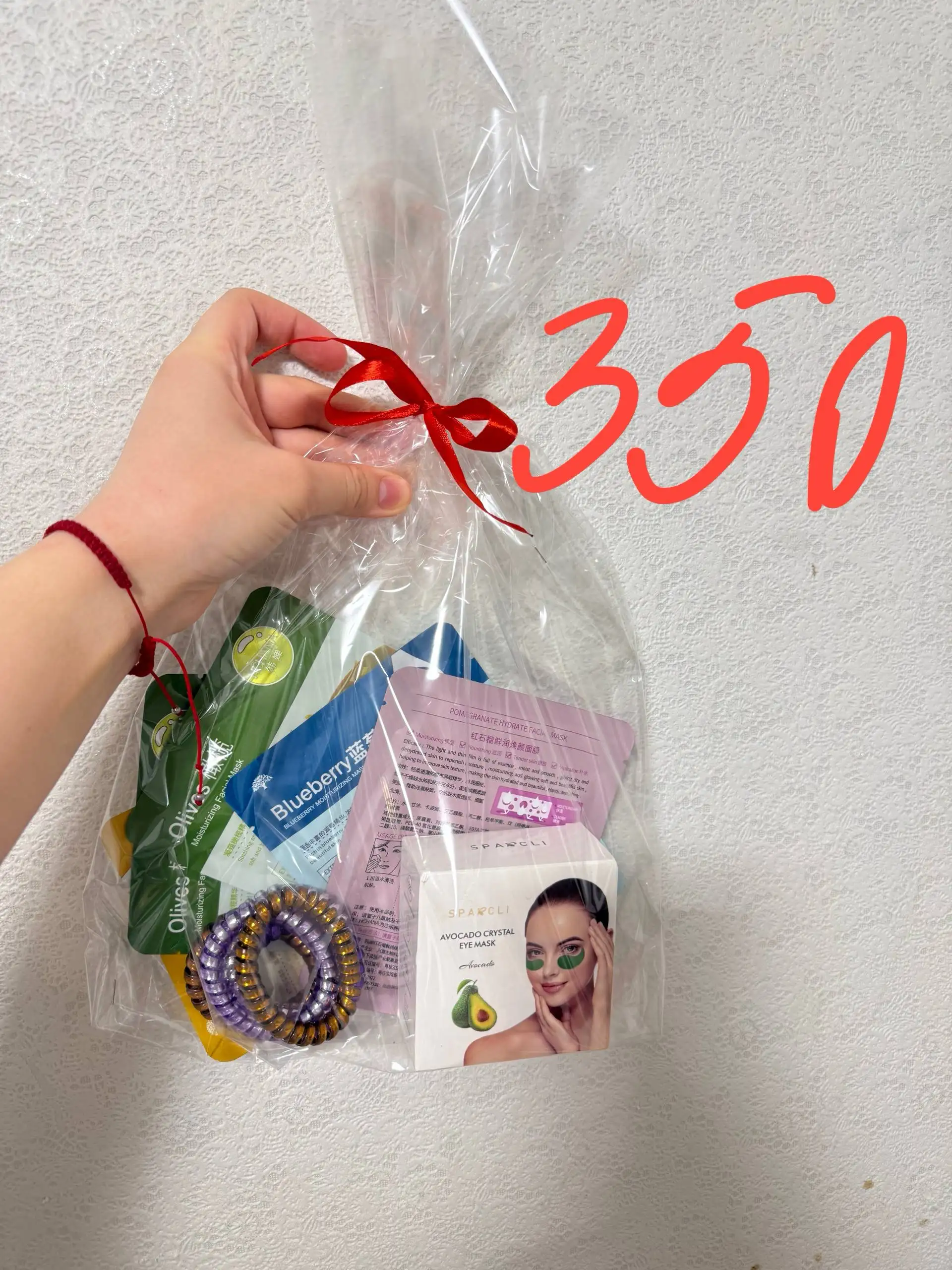 Подарочные наборы по сладкой цене - Косметика (Красота и здоровье) в Красноярск