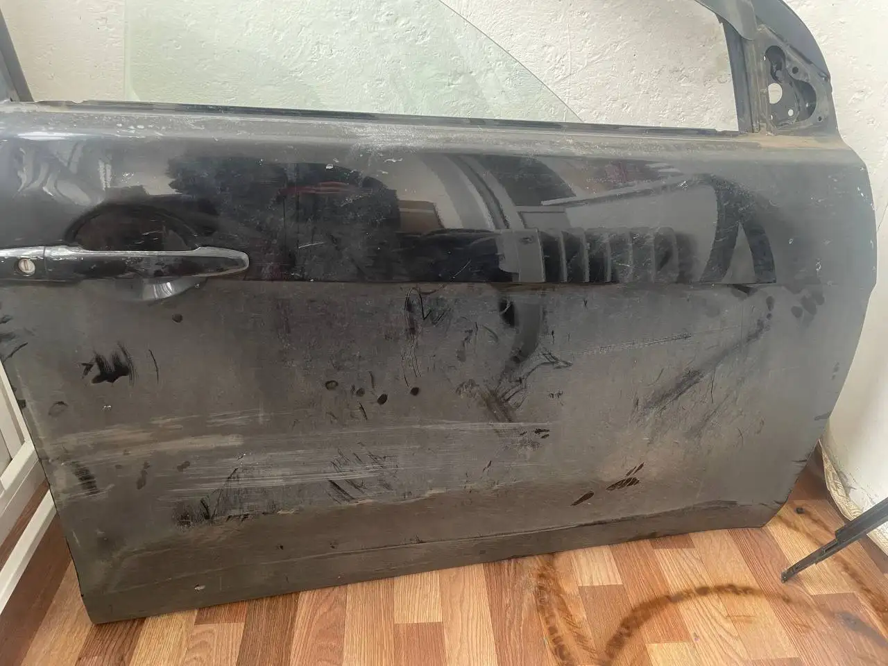 Продам дверь переднюю правую на Mitsubishi Lancer 2008 года - Кузовные детали (Запчасти) в Красноярск