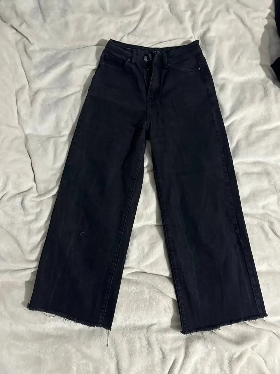 Продажа женской одежды: джинсы и пиджак - Женская одежда (Одежда) в Красноярск