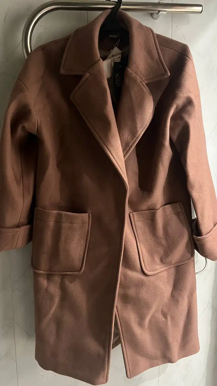 Продажа двух новых пальто 42-44 размера - Верхняя одежда (Одежда) в Красноярск