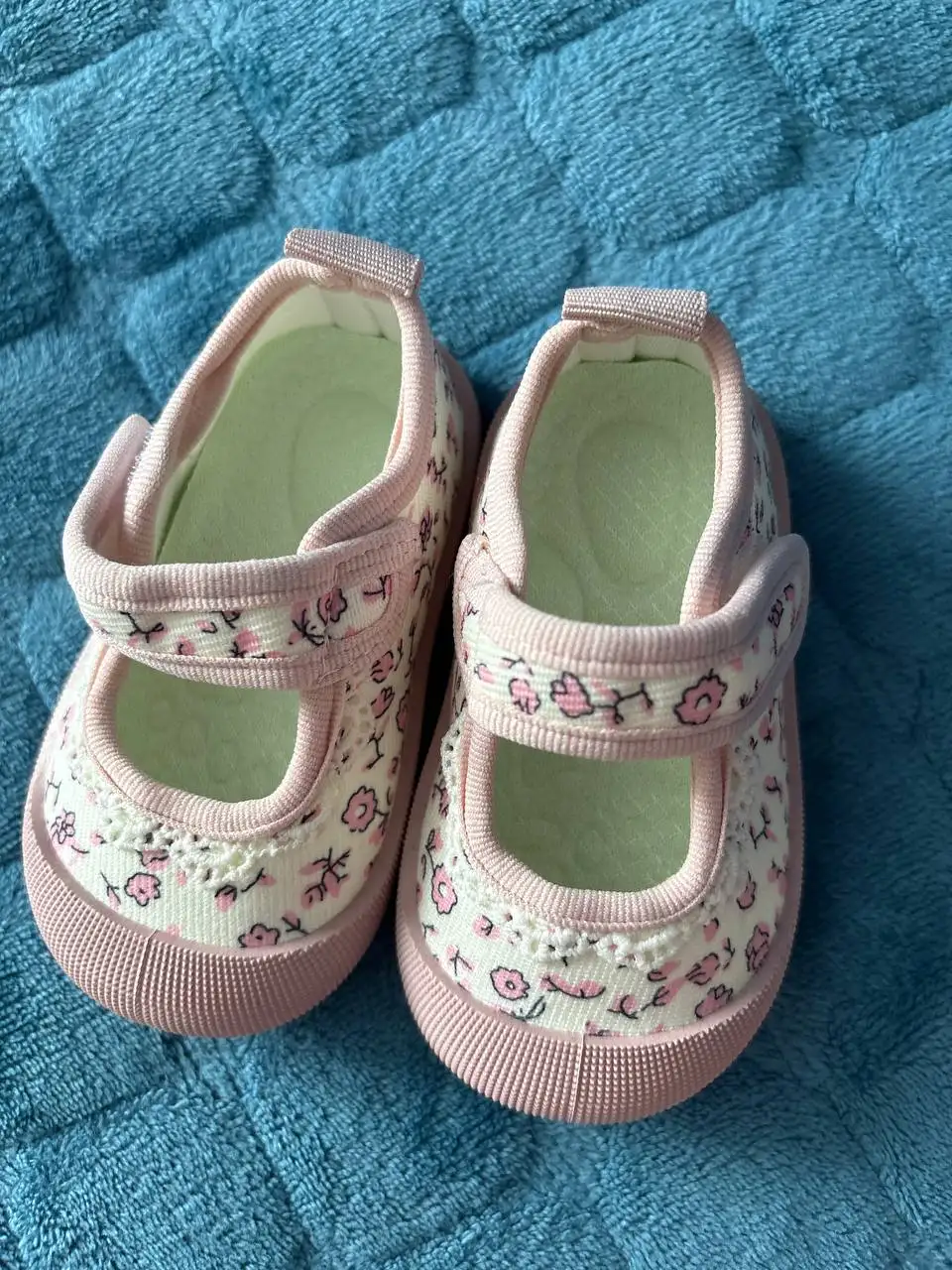 Новые босоножки для девочки - Детская обувь (Одежда) в Красноярск