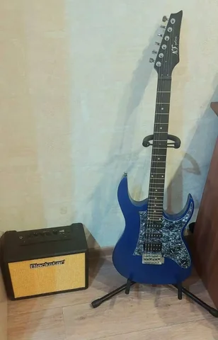 Продажа электрогитары с комплектом - Садовые фигуры в Красноярск