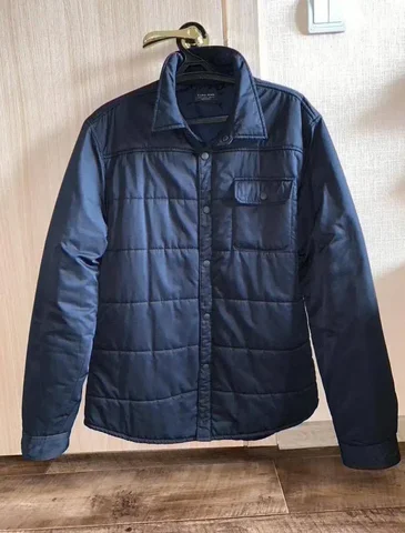 Мужская демисезонная куртка Zara размер 48-50 - Платья в Красноярск